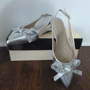 BCBGenerations SILVER KATLY SHOES sz-7 NIB POINTY FLATS